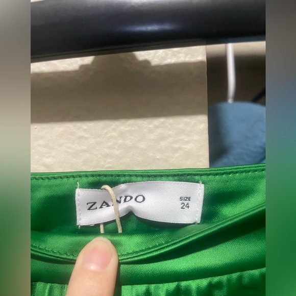 Elegant Green Pleated Skirt size 24 - Picture 5 of 8